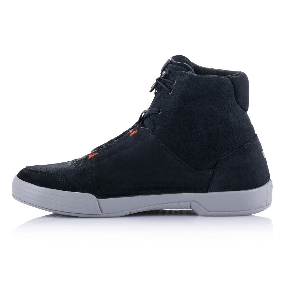 Alpinestars Chrome Shoe in Black - 25123221054..
